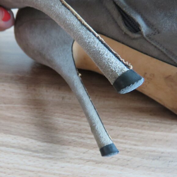 GUCCI Gray Suede Leather Sofia Heeled Booties Shoes - Size EU 38.5 / US 8 - Picture 9 of 16